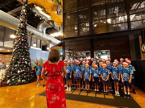 Christmas Choir Performance with Surfers Paradise State School, Capri ...
