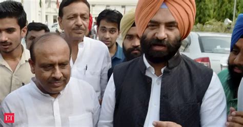 Private schools: Attach bank accounts of Delhi schools defaulting in ...