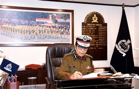 IPS officer Nina Singh becomes first woman CISF chief