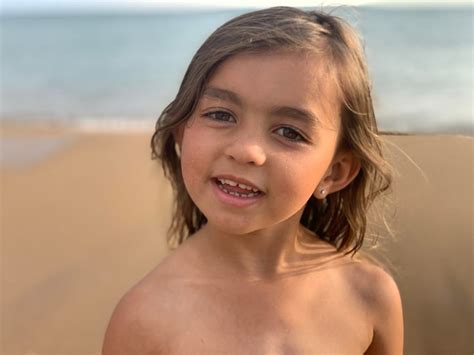 Little girl bare Images - Free Download on Freepik