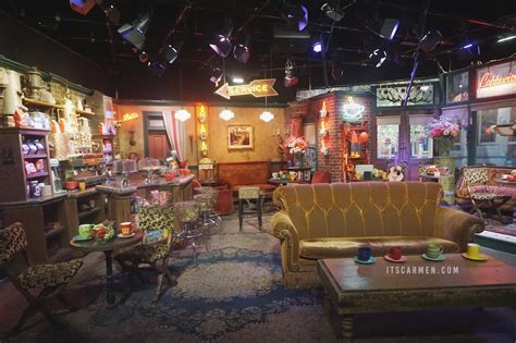 Where was Friends Filmed? Central Perk Cafe From Friends: Warner Bros ...