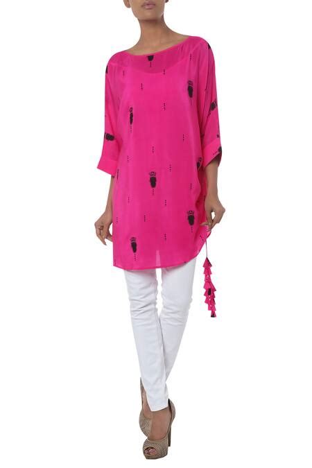 Buy Masaba Pink Tribal Mask Printed Tunic Online | Aza Fashion.