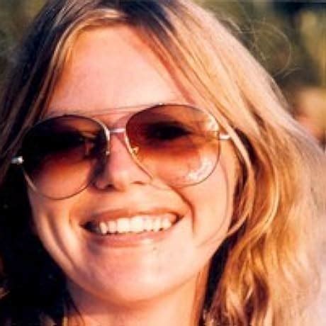 The Escape: An emotional and uplifting story about new beginnings set ...