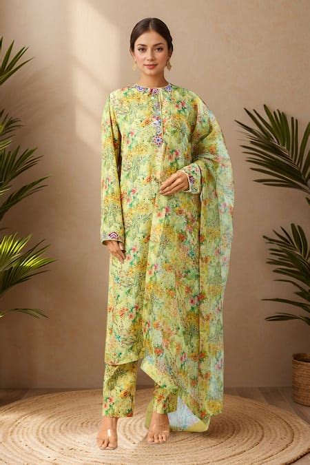 Anamika Khanna| Shop Luxury Clothing for Men and Women Online