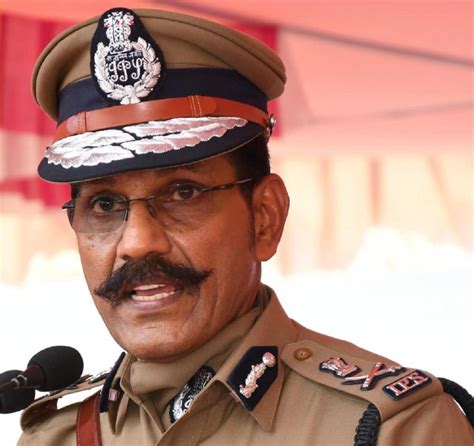 ''இனி மாணவர்களுடன் எனது பயணம் தொடரும்'': ஓய்வு பெற்ற டிஜிபி ...