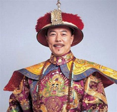 张国立演皇帝，吴奇隆演皇帝，只有他演的皇帝最深入人心