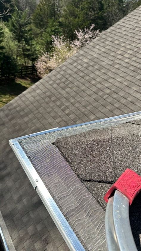SmartScreen Gutter Guard Installation 的图像结果