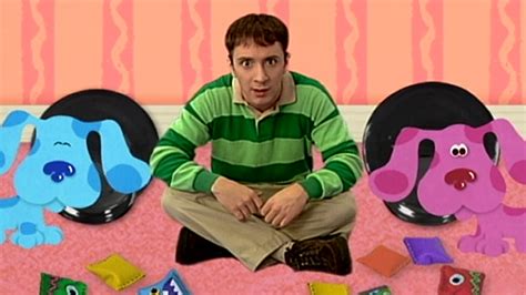 Watch Blue's Clues Season 3 Episode 28: Blue's Big Costume Party ...