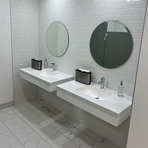 Commercial Bathroom Tile Design 的图像结果