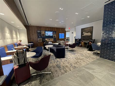 The Phoenix (PHX) Amex Centurion Lounge [Location, Hours, Amenities]