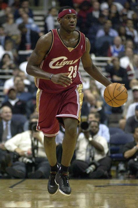 Stephen Curry, LeBron James show basketball longevity in NBA playoffs