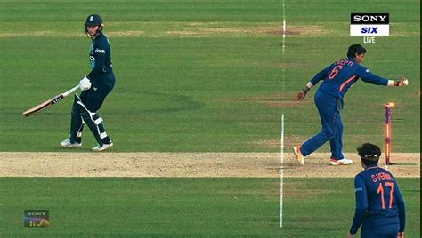 "Batsman has no business wandering out of his crease"- Ravi Shastri's ...