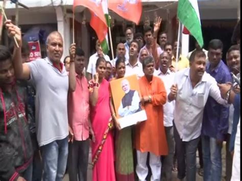 Hyderabad: BJP leaders taken into custody while celebrating abrogation ...