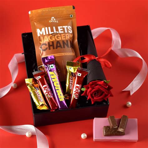 Omay Foods Valentine Chocolate Gift Box I Snacks, Rose Bouquet I ...
