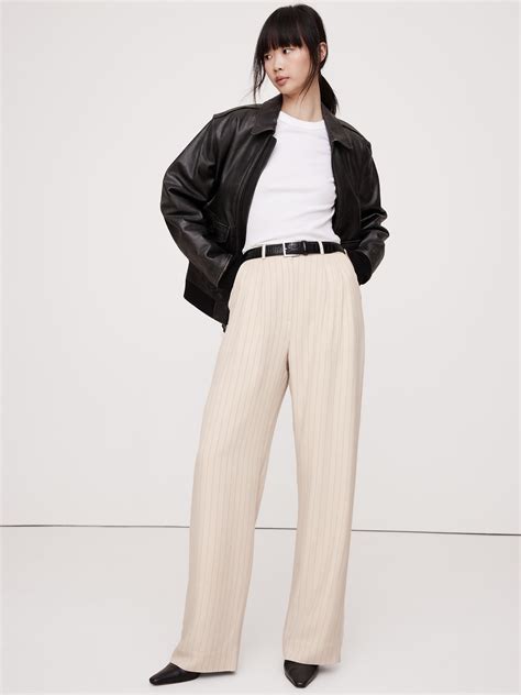 Soho High-Rise Wide-Leg Drapey Twill Pant | Banana Republic