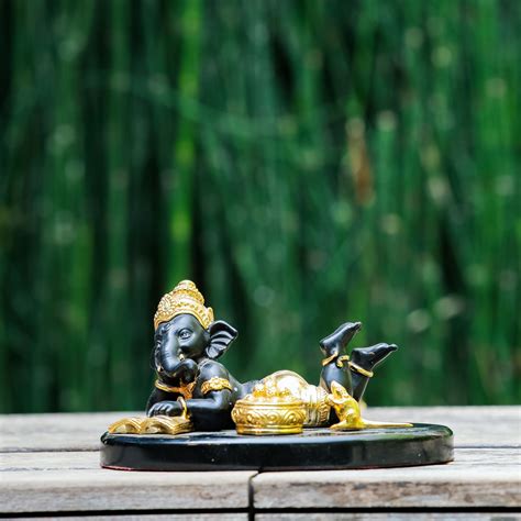 BALA GANESHA RELAXING & READING ( BLACK MARBLE) – Vajram Antiques & Gardens