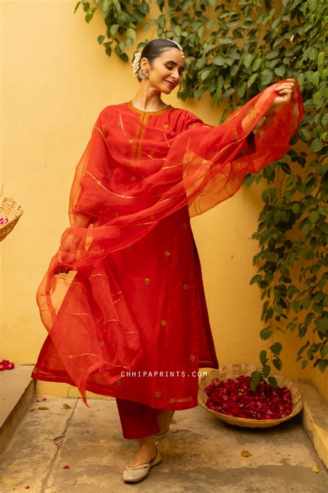 Chanderi Silk Hand Embroidery Kurta Set in Racing Red – ChhipaPrints