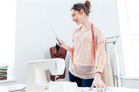 12 Best Portable Sewing Machines Reviews 2021 | Easy Threading