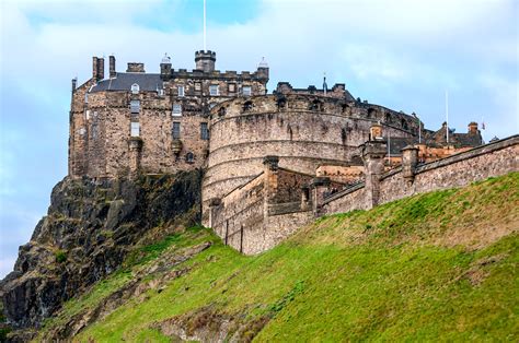Explorer le Château d'Édimbourg : Tout ce que vous devez savoir