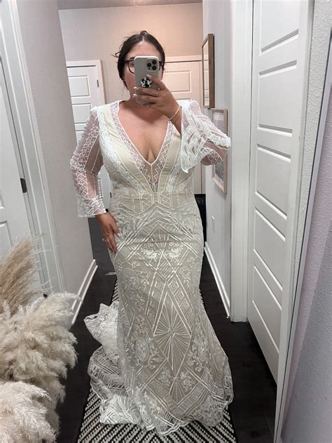 AW Bridal New Wedding Dress Save 20% - Stillwhite