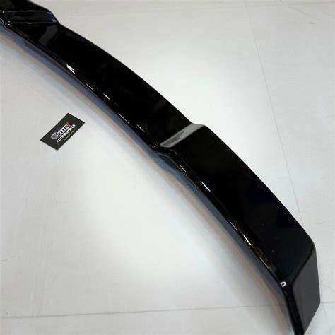i20 4-Pillar Spoiler | Full Black And Carbon Aftermarket Wing – Zelix ...