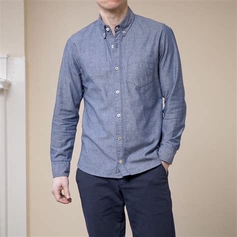 What Color Is Chambray? A Detailed Explanation - The Modest Man