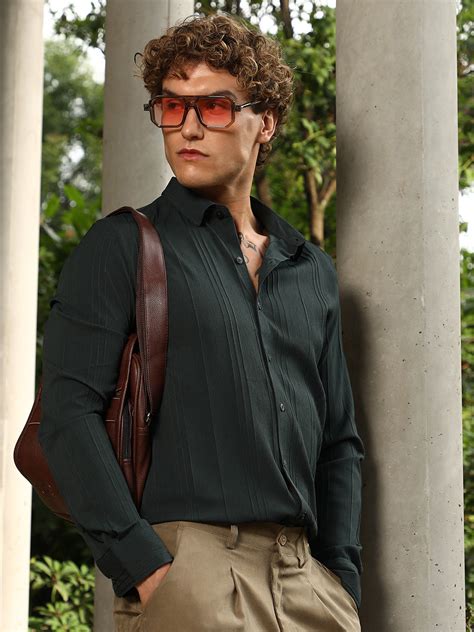 ₹899 | Campus Sutra Men's Sacramento Green Multitrack-Tactile Shirt ...