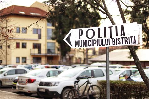 INCREDIBIL: O femeie i-a furat telefonul unui copil, într-o biserică ...