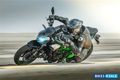 Kawasaki Z900 2025 price, specs, mileage, colours, photos and reviews ...