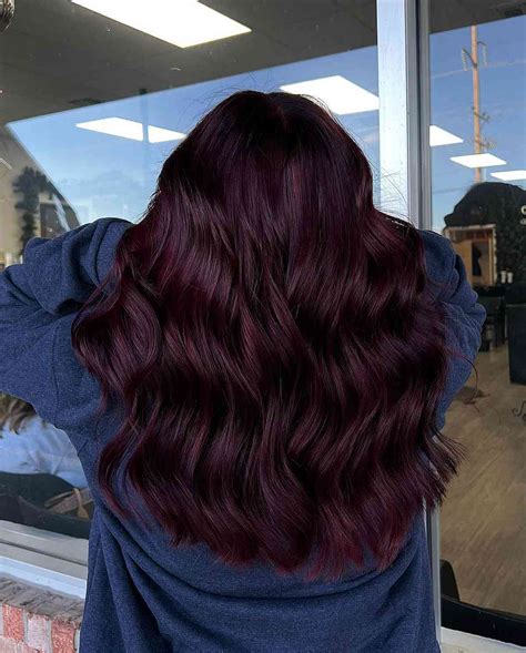 35 Stunning Burgundy Hair Color Ideas and Tips