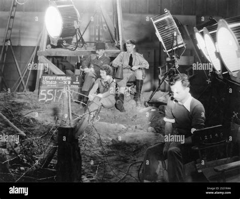 JOURNEY'S END (US/UK 1930) GEORGE PEARSON (PRODUCER), JAMES WHALE (DIRECTOR) Date: 1930 Stock ...