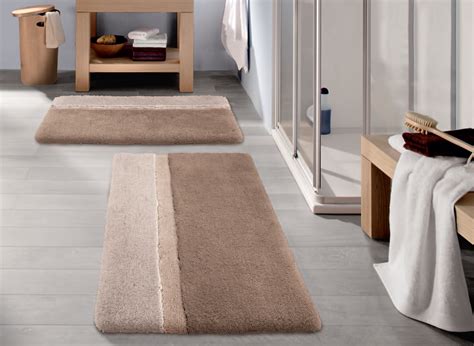 Soft brown and white colors, peaceful and relaxing. Our modern bath rug ...