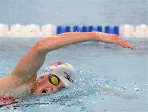 Girls High School Swim Classes 的图像结果