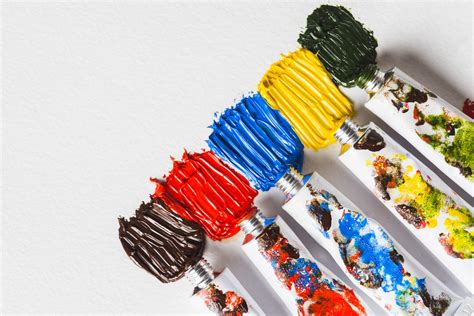 The Difference Between Oil vs. Acrylic Paint - Sippy Cup Mom