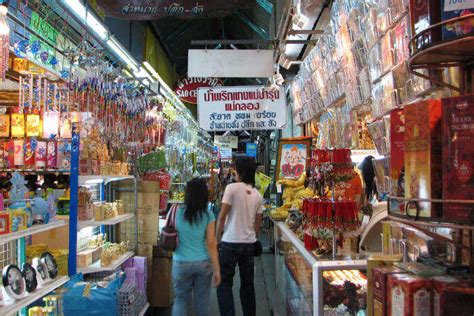 Chiang Mai Night Markets: 10 Best Places To Shop!