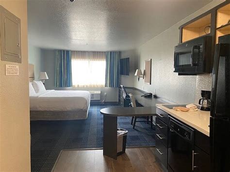 EXTENDED STUDIO HOTEL ONTARIO - Hotel Reviews, Photos, Rate Comparison ...
