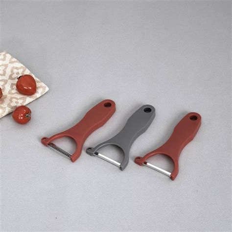 Buy Elite-Magnus Solid Graters and Peelers - Plastic Peeler - 13.5 cm x ...
