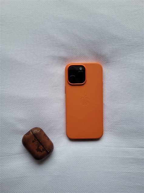 Apple iPhone 14 Pro Max Silicone Case with MagSafe - Sunglow : Amazon.in