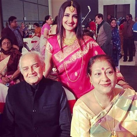 Rachana Banerjee Mandana Karimi Biography Age Height Profile Family ...