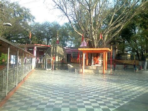 TEMPLE WITH A UNIQUE HISTORY - Reviews, Photos - Kol Kandoli Mata ...