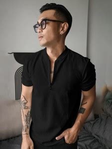 Jump Cuts Solid Men Henley Neck Black T-Shirt - Buy Jump Cuts Solid Men ...