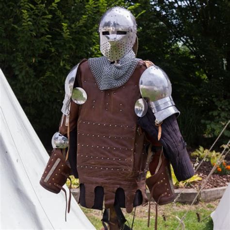 Guide to Leather Armor of the Renaissance [Myth or Fact?] - Working the ...