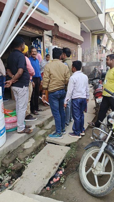 Chakradharpur demolition चक्रधरपुर में लगातार दूसरे दिन चला अतिक्रमण ...