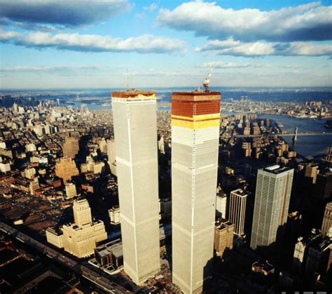 老照片 1971年美国纽约世贸中心双子塔 那时候还没竣工_腾讯新闻