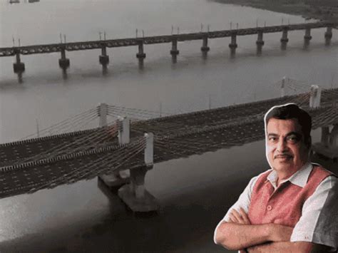 Gadkari visits Surat to inspect Delhi-Mumbai expressway Will conduct ...