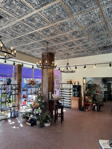 Flower Shop Ceiling Layout 的图像结果