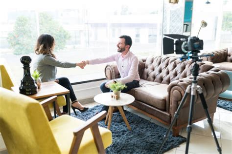 White Couch Interview 的图像结果