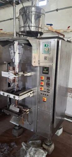 Robots Packing Water Machine 的图像结果