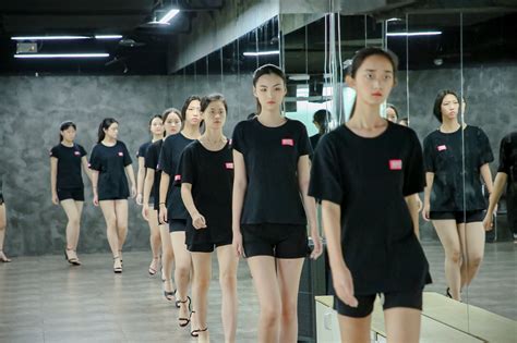 模特大赛赛前培训_品牌课程_上海新时代模特学校 | 新时代精英模特培训基地