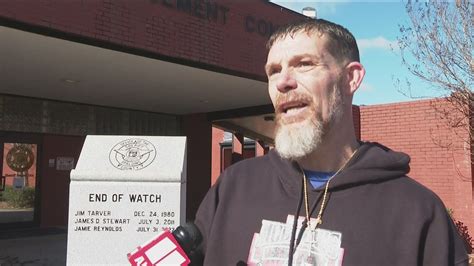 Former offender prays for Spalding County sheriff's department after ...